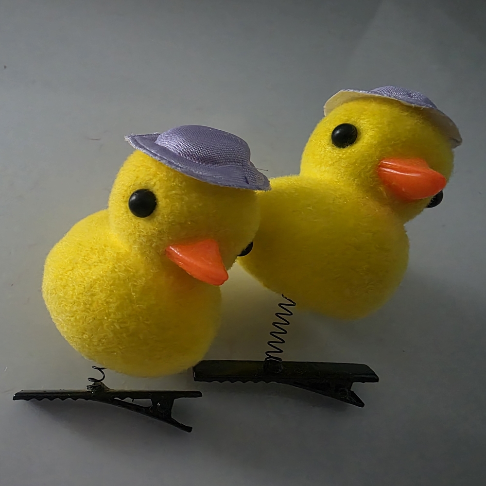Yellow Duck With Purple Hat Clips
